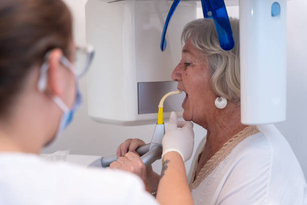 Best Holiday Emergency Dentist in Oak Ridge, FL